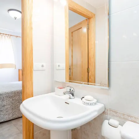 2 Bedroom Front In Oropesa Apartment